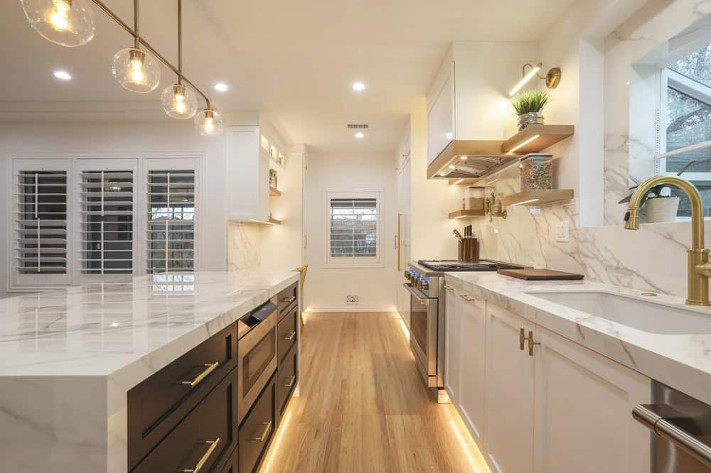 Modern interior design by Concept Builders