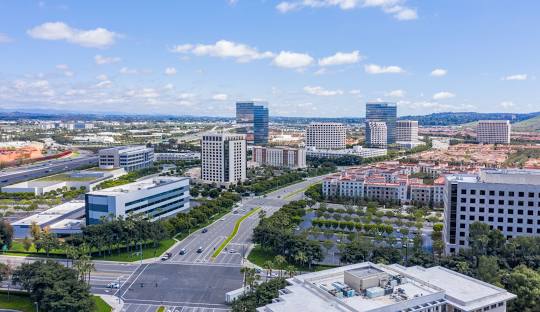 Modern interior design by Concept Builders